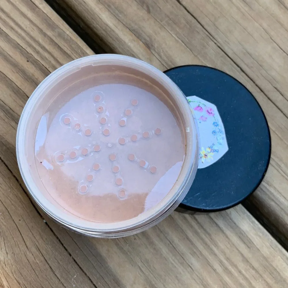 OSP Cosmetics Mineral Foundation Loose Powder in Mineral Cool Beige